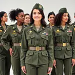 Women in voluntary military service